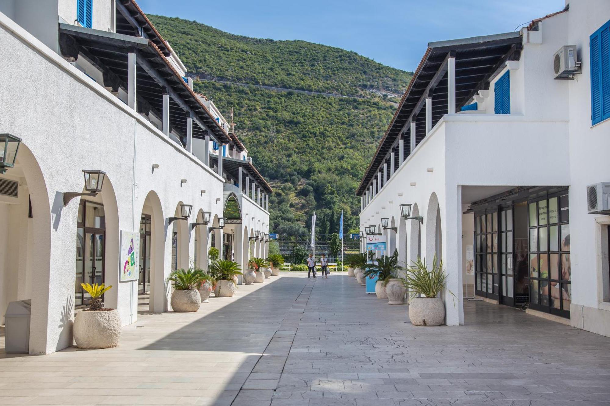Hotel Aleksandar Budva Exterior photo